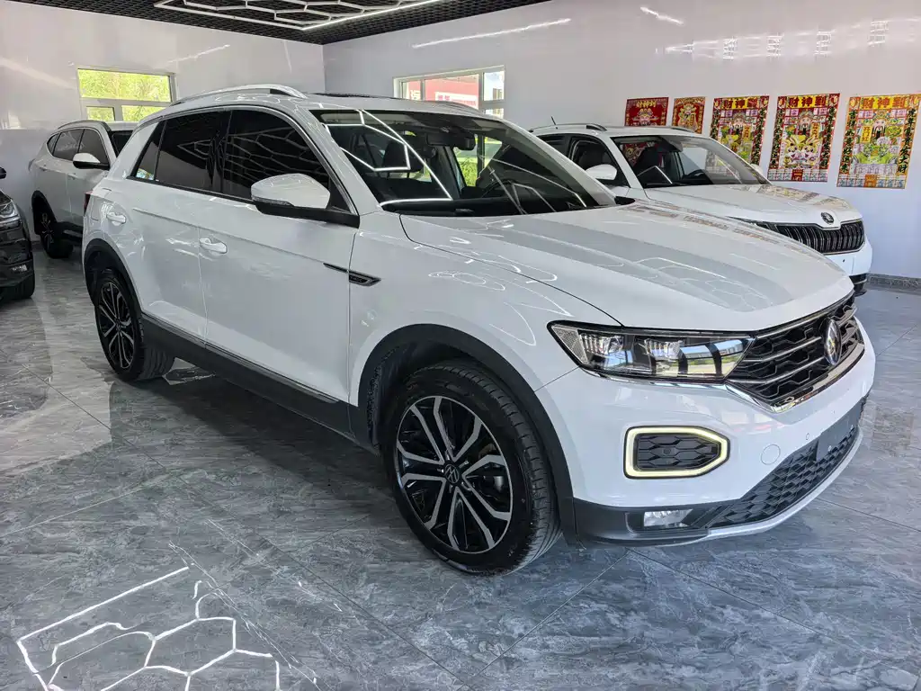 Volkswagen T-Roc — фото 2