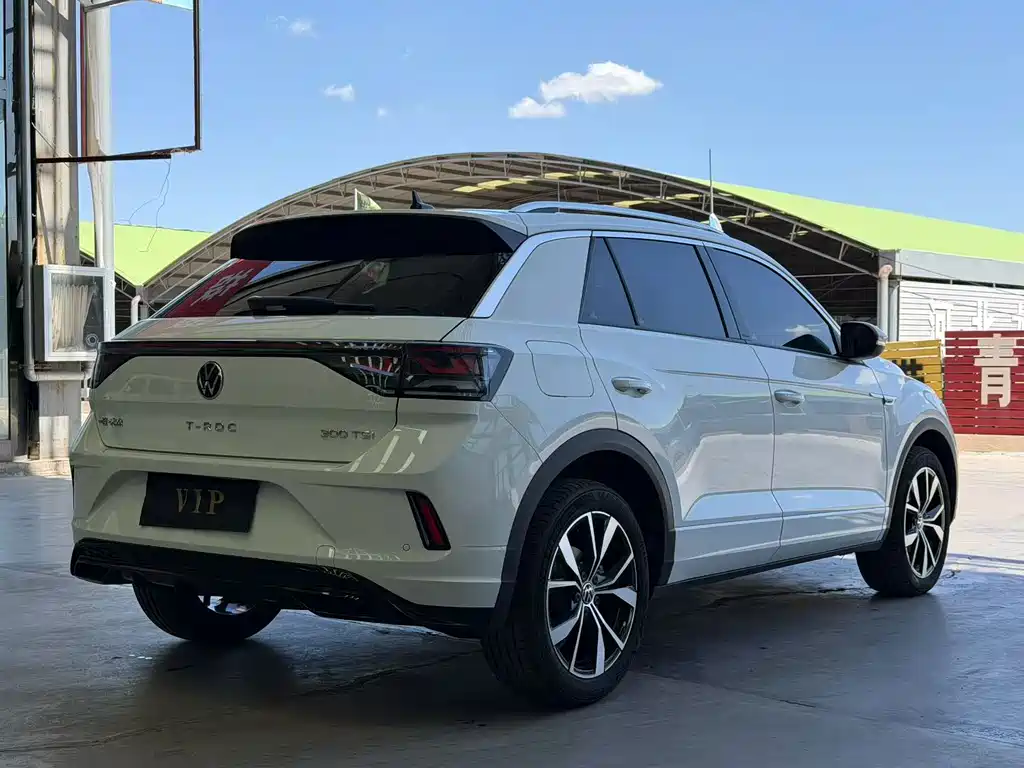 Volkswagen T-Roc — фото 6