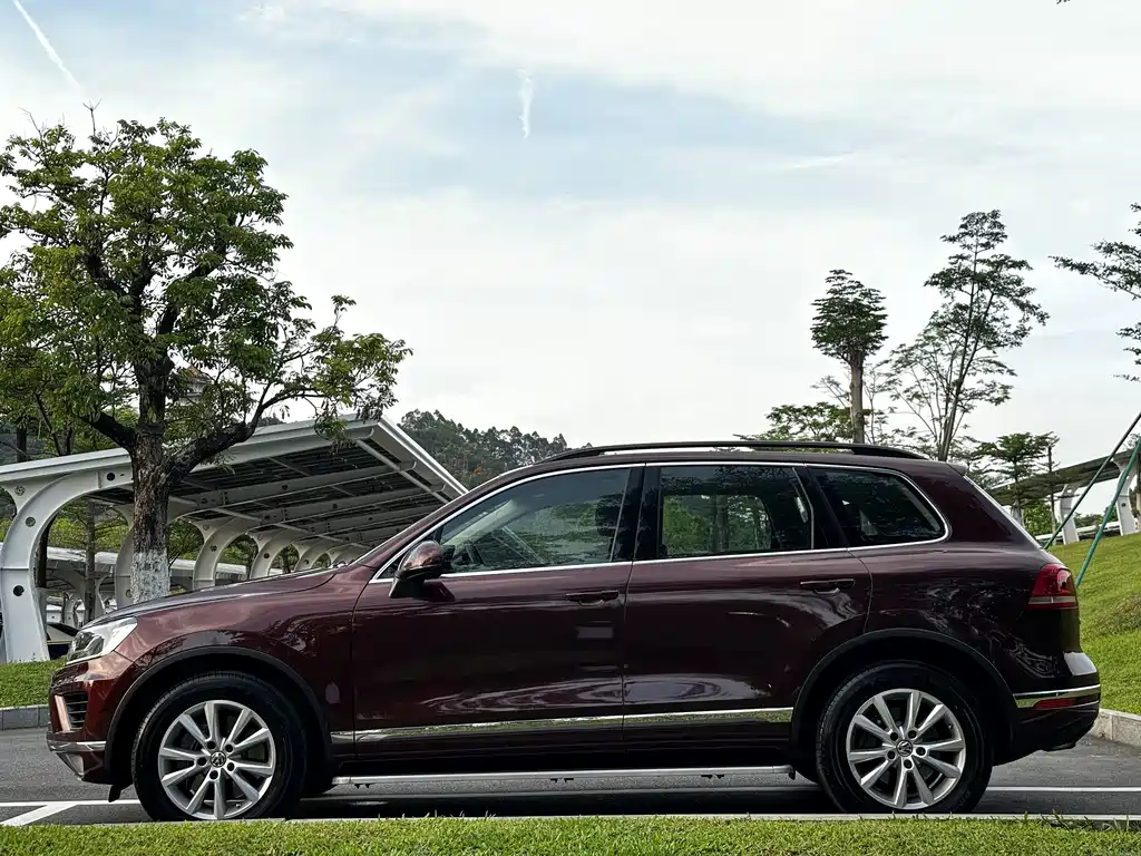 Volkswagen Touareg — фото 4