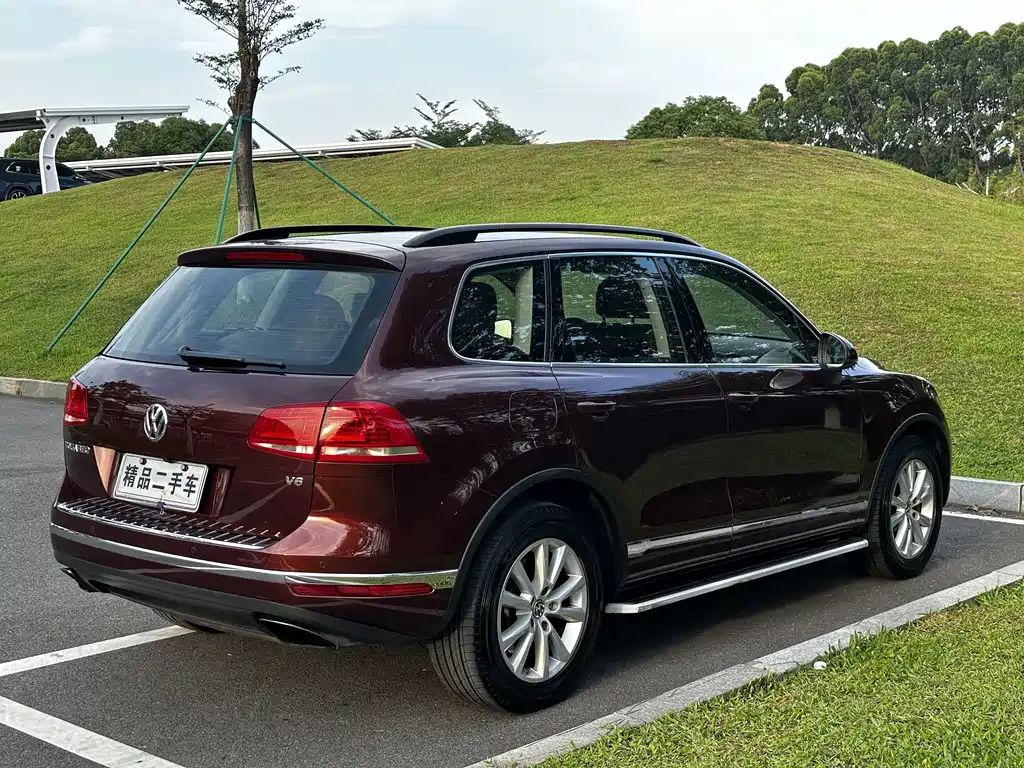 Volkswagen Touareg — фото 8