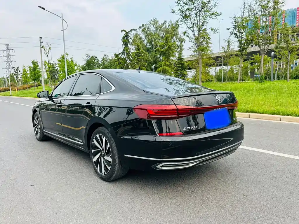 Volkswagen Passat — фото 9
