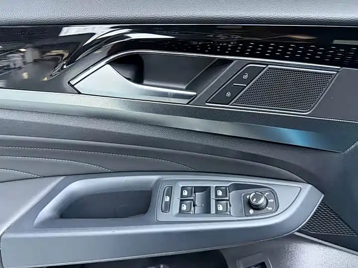 Volkswagen Passat — фото 6