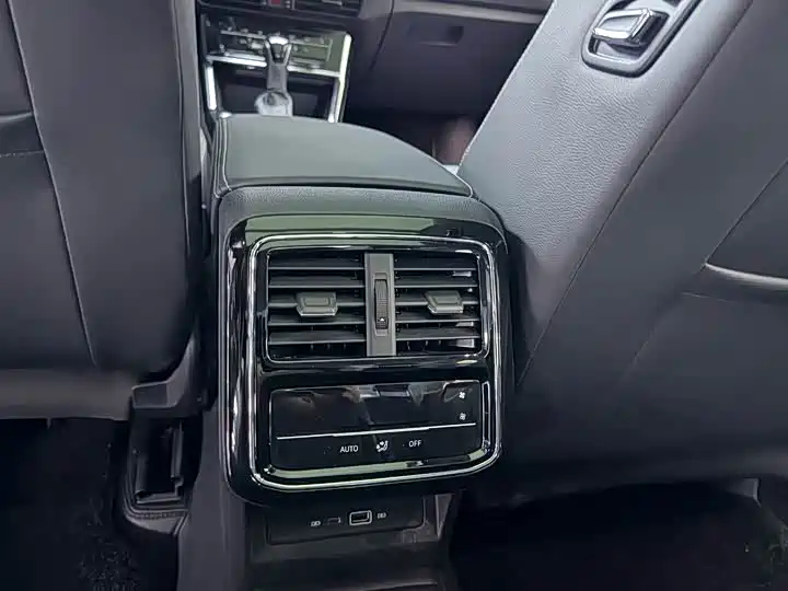 Volkswagen Passat — фото 9