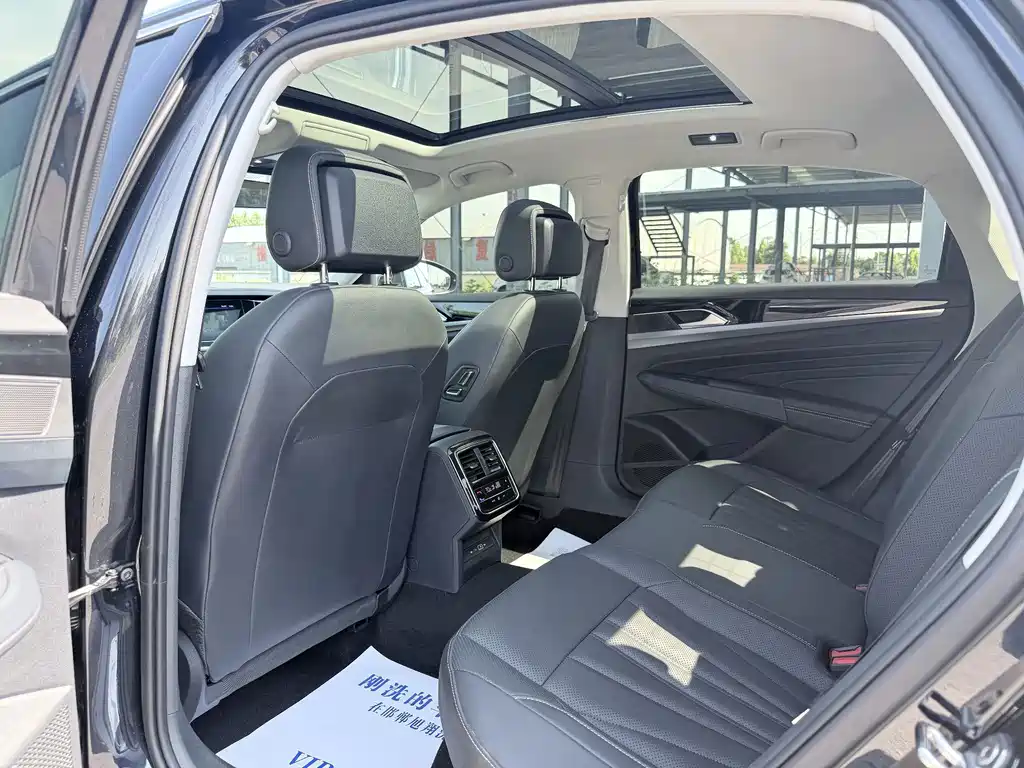 Volkswagen Passat — фото 6