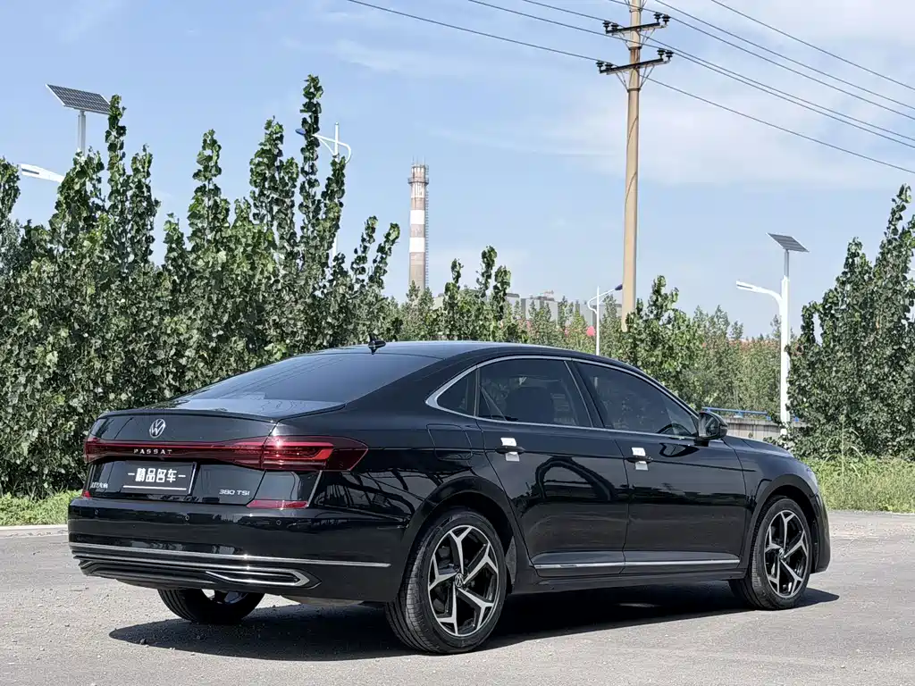 Volkswagen Passat — фото 10