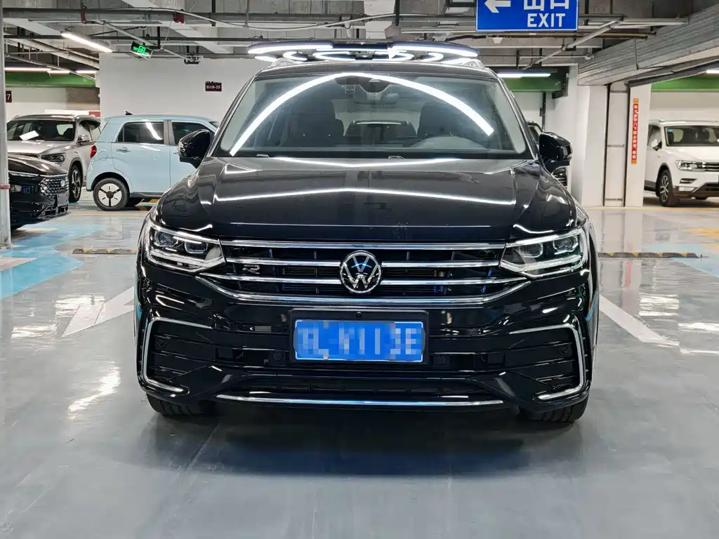 Volkswagen Tiguan L — фото 2