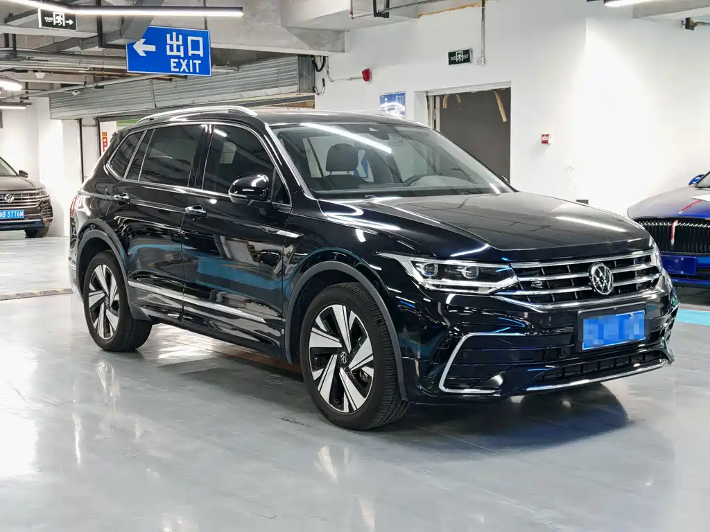 Volkswagen Tiguan L — фото 3