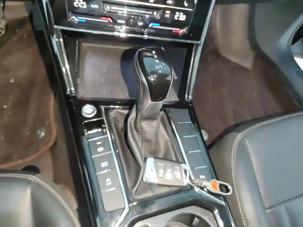 Volkswagen Passat — фото 14