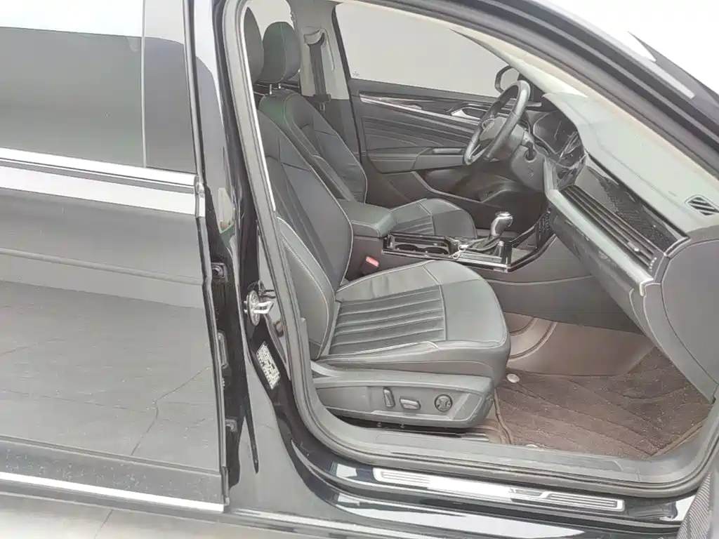 Volkswagen Passat — фото 25