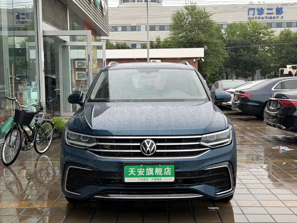Volkswagen Tiguan L — фото 2
