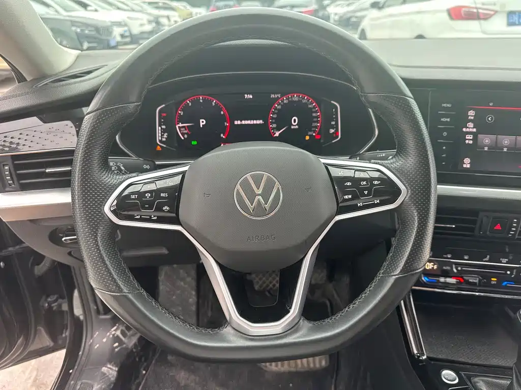 Volkswagen Passat — фото 11