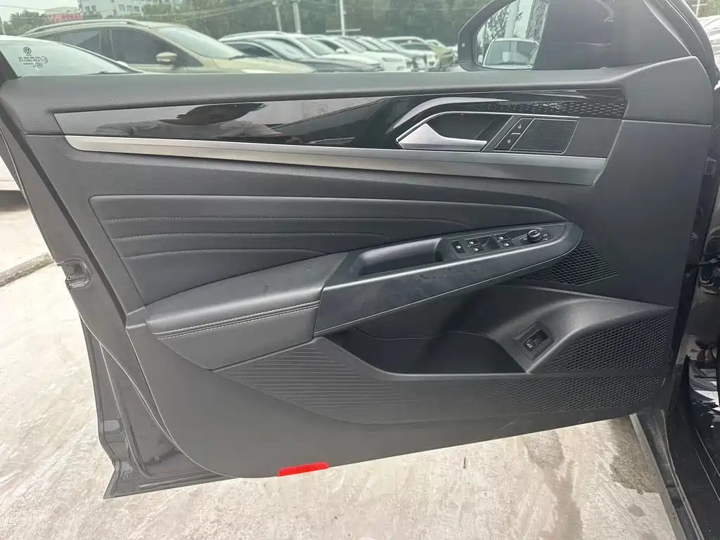 Volkswagen Passat — фото 13
