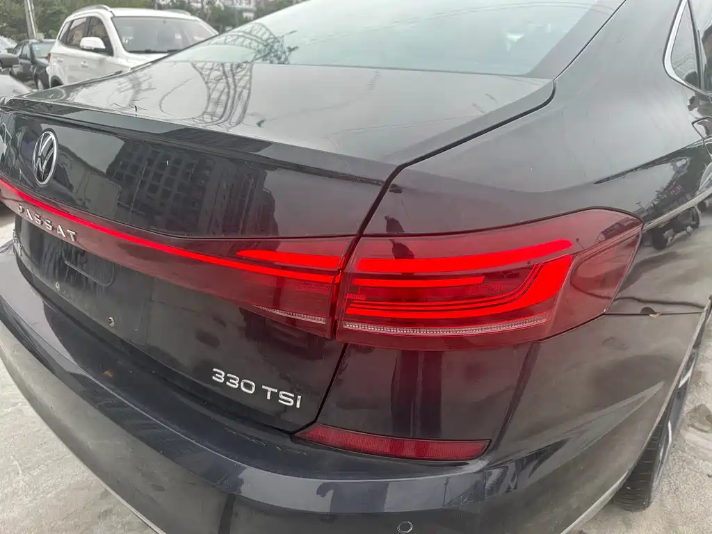 Volkswagen Passat — фото 15