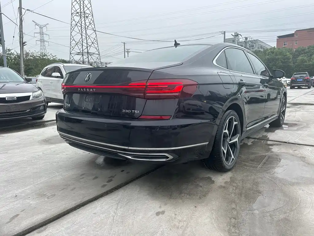 Volkswagen Passat — фото 18