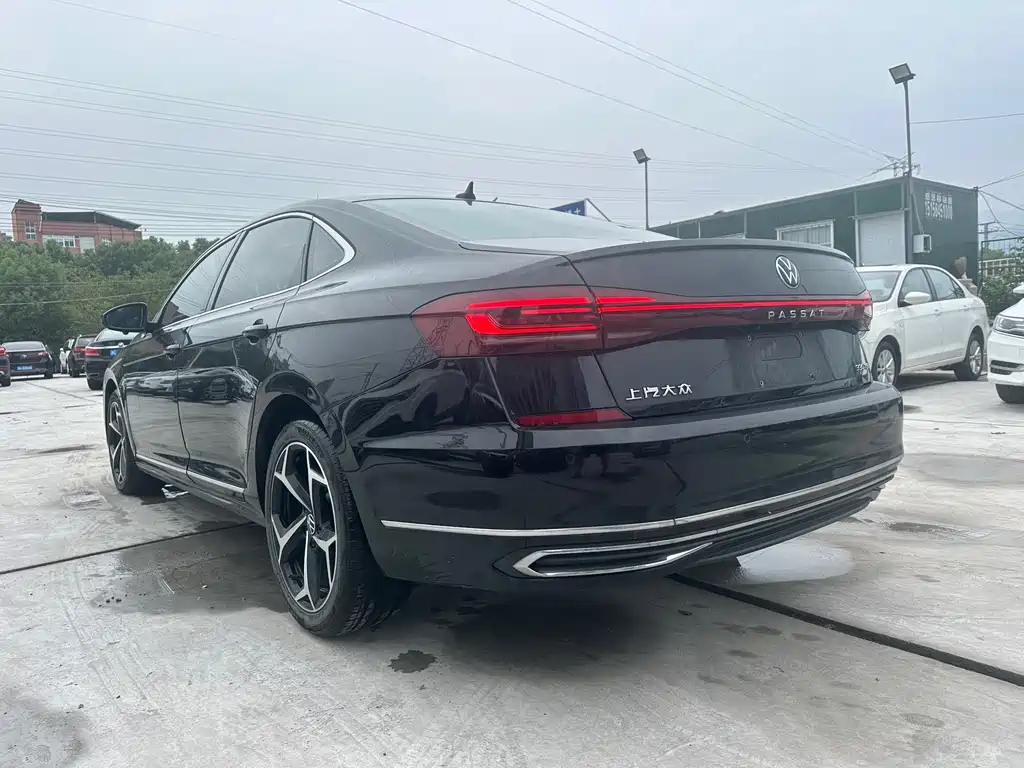 Volkswagen Passat — фото 20