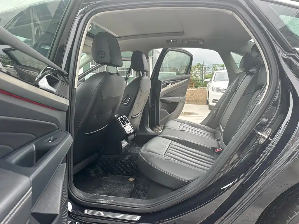 Volkswagen Passat — фото 6