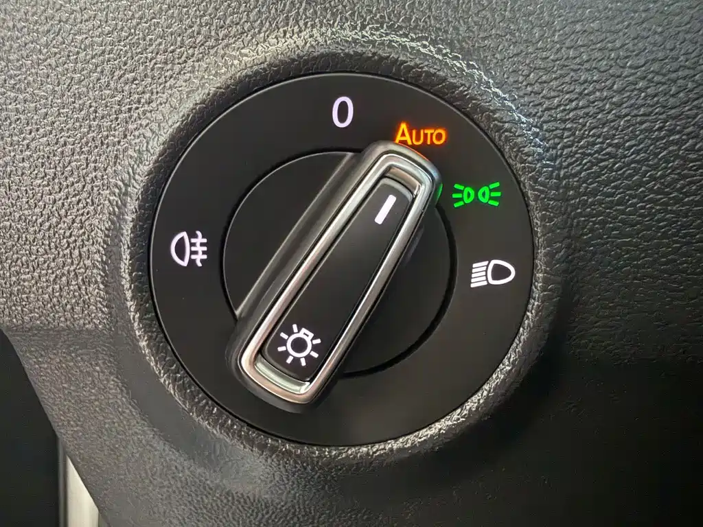 Volkswagen T-Roc — фото 18