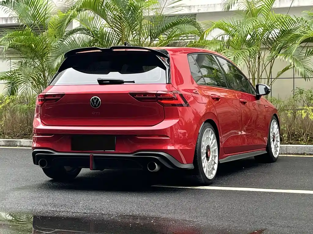 Volkswagen Golf GTI — фото 17