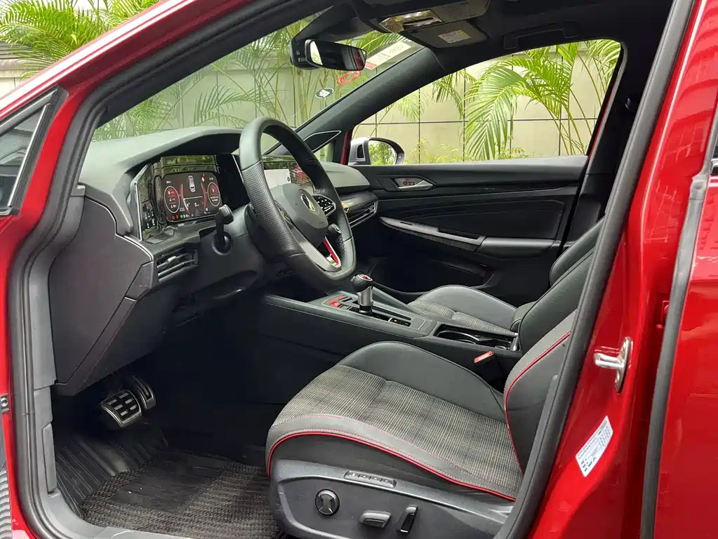 Volkswagen Golf GTI — фото 5