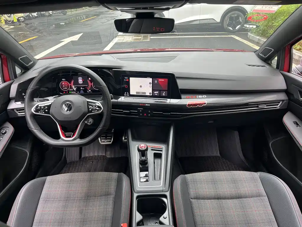 Volkswagen Golf GTI — фото 8
