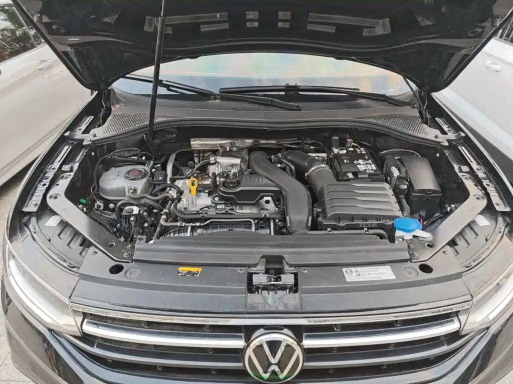 Volkswagen Tiguan L — фото 20