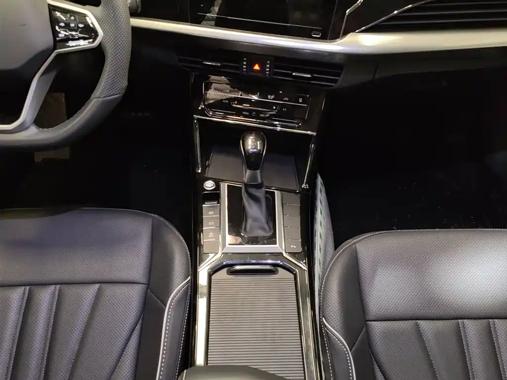 Volkswagen Passat — фото 11