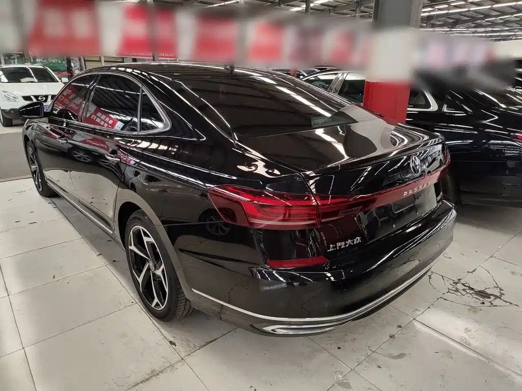 Volkswagen Passat — фото 13