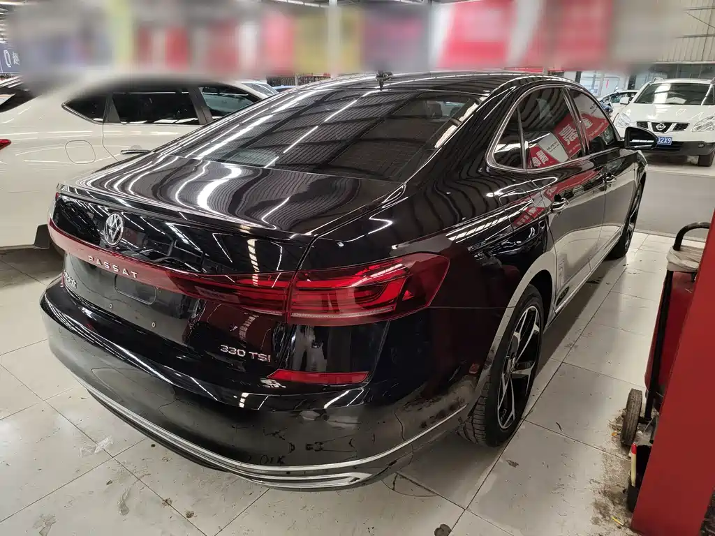 Volkswagen Passat — фото 15