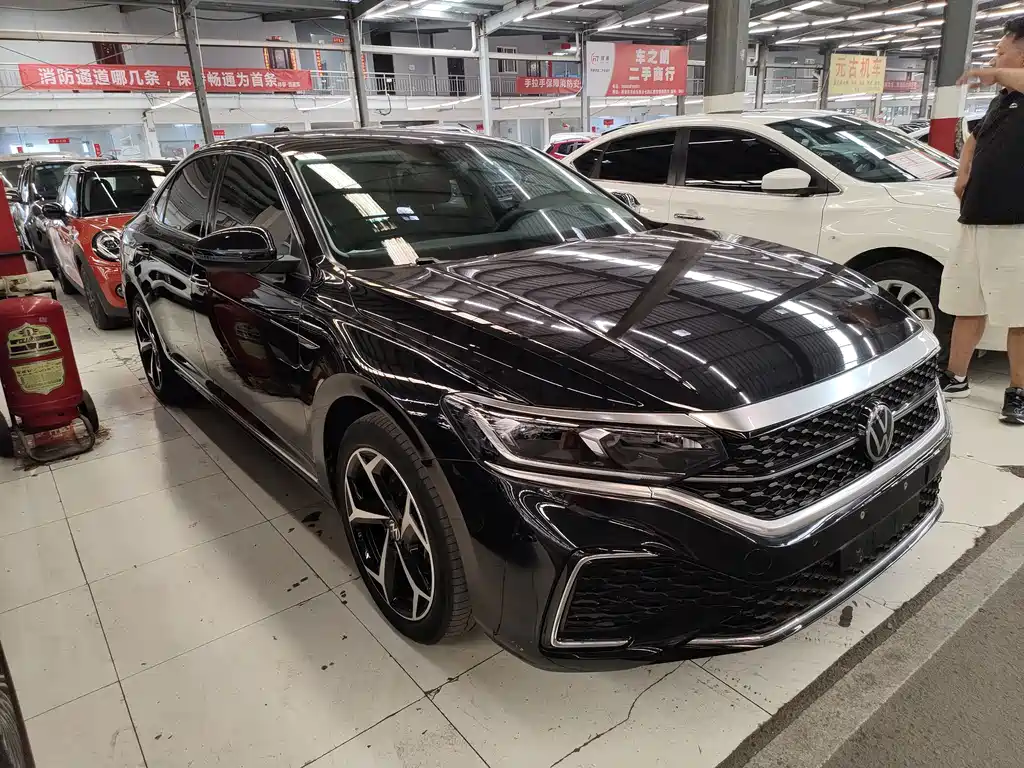 Volkswagen Passat — фото 3