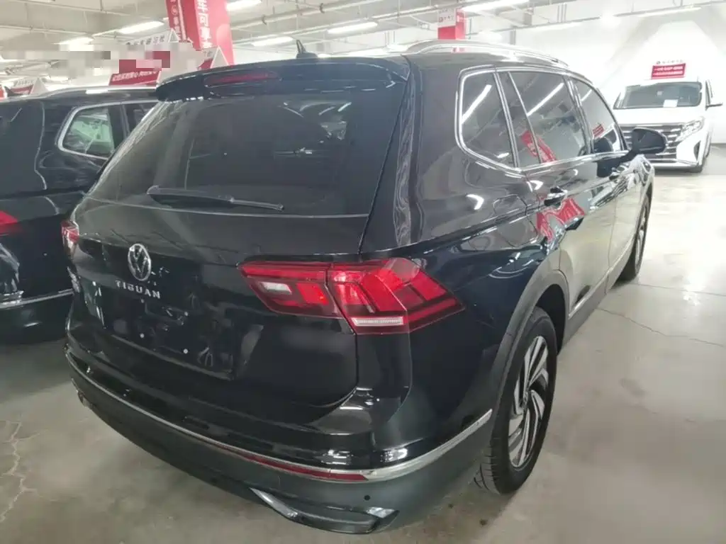 Volkswagen Tiguan L — фото 7