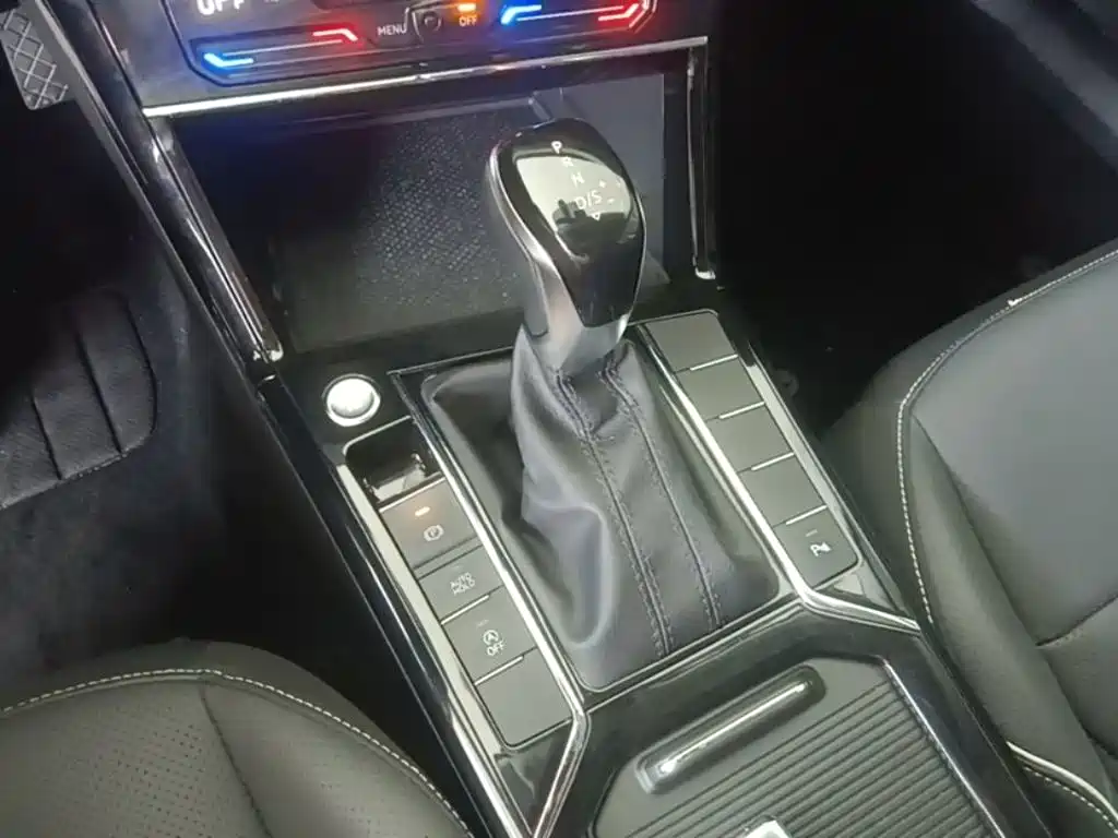 Volkswagen Passat — фото 14