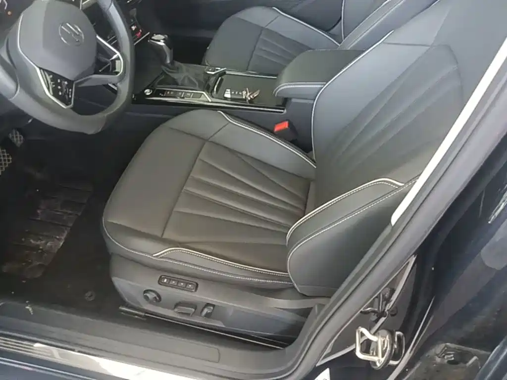 Volkswagen Passat — фото 15