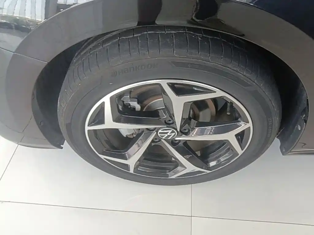 Volkswagen Passat — фото 23