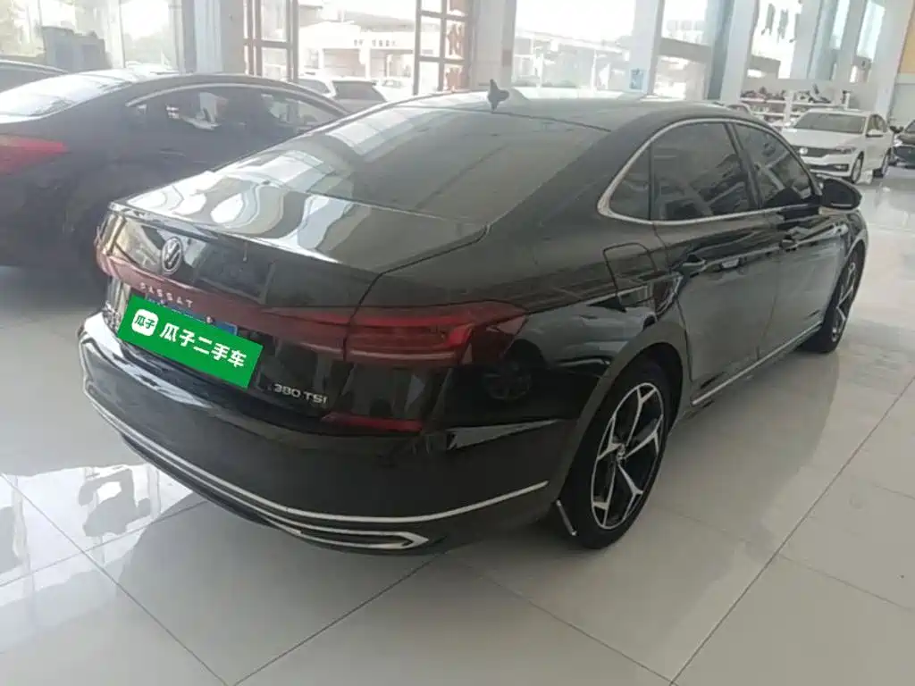 Volkswagen Passat — фото 7