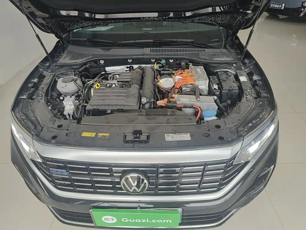 Volkswagen Passat PHEV — фото 20