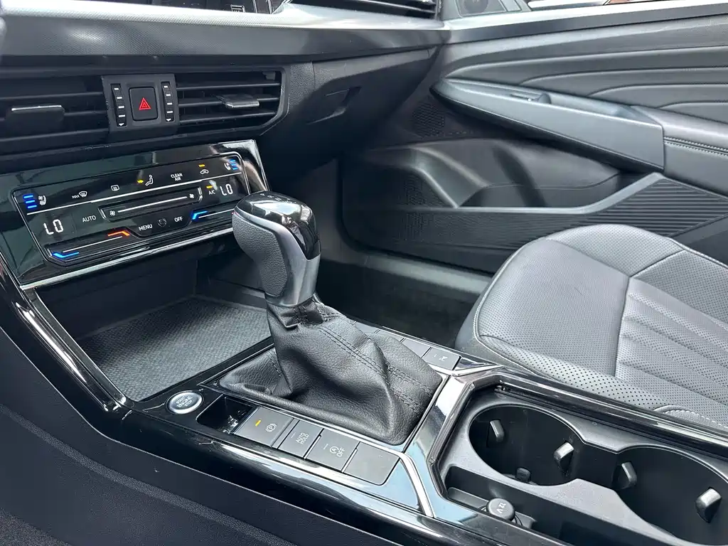 Volkswagen Passat — фото 20