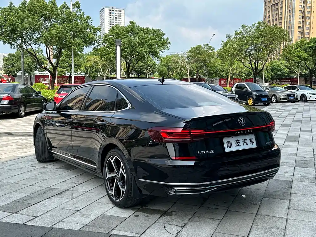 Volkswagen Passat — фото 7