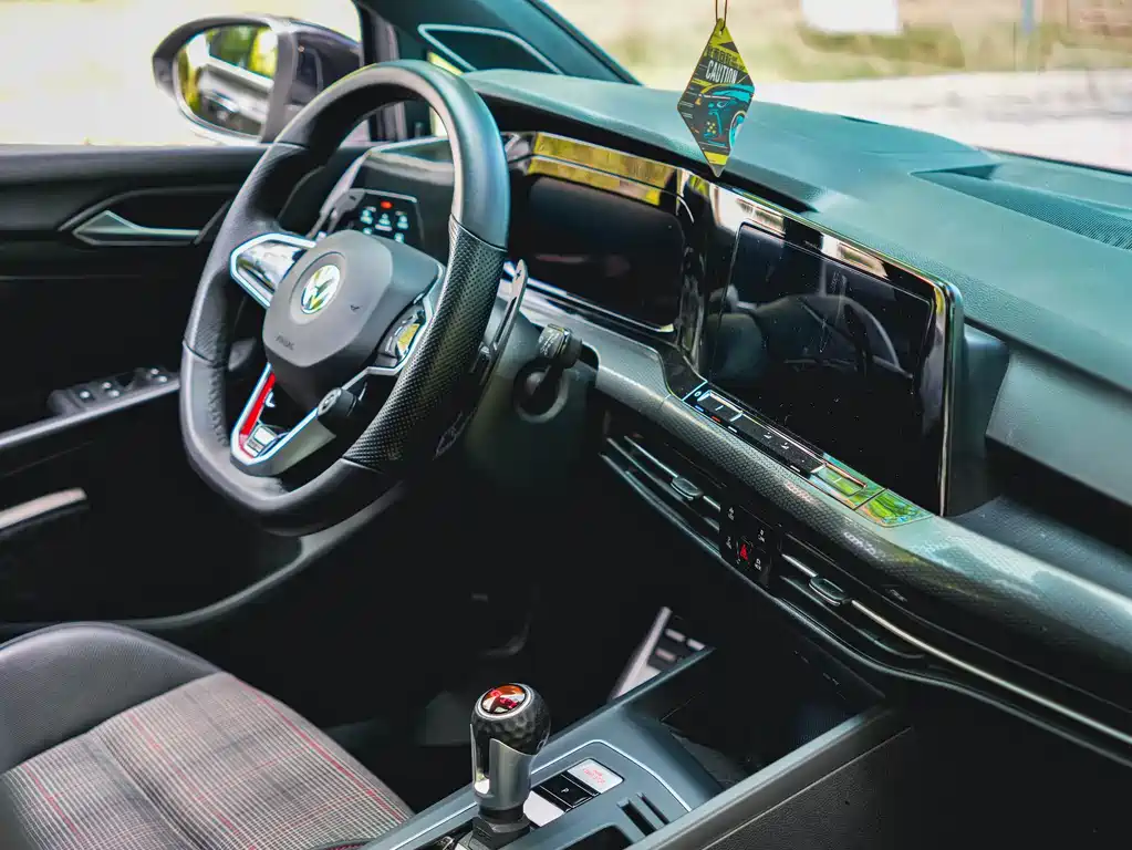 Volkswagen Golf GTI — фото 18