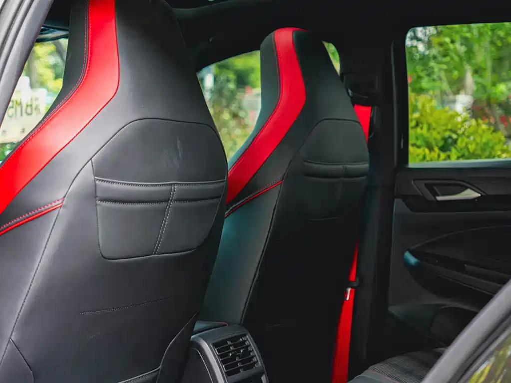Volkswagen Golf GTI — фото 20