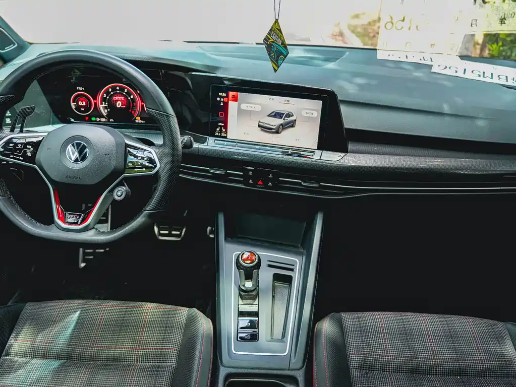 Volkswagen Golf GTI — фото 21