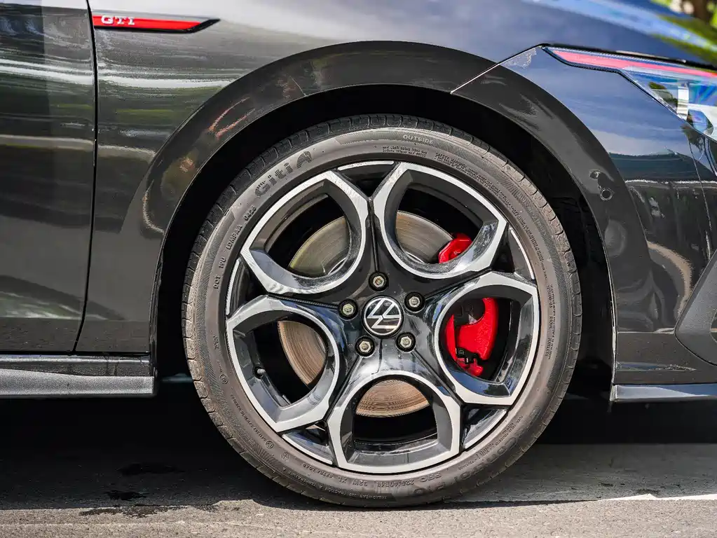 Volkswagen Golf GTI — фото 4