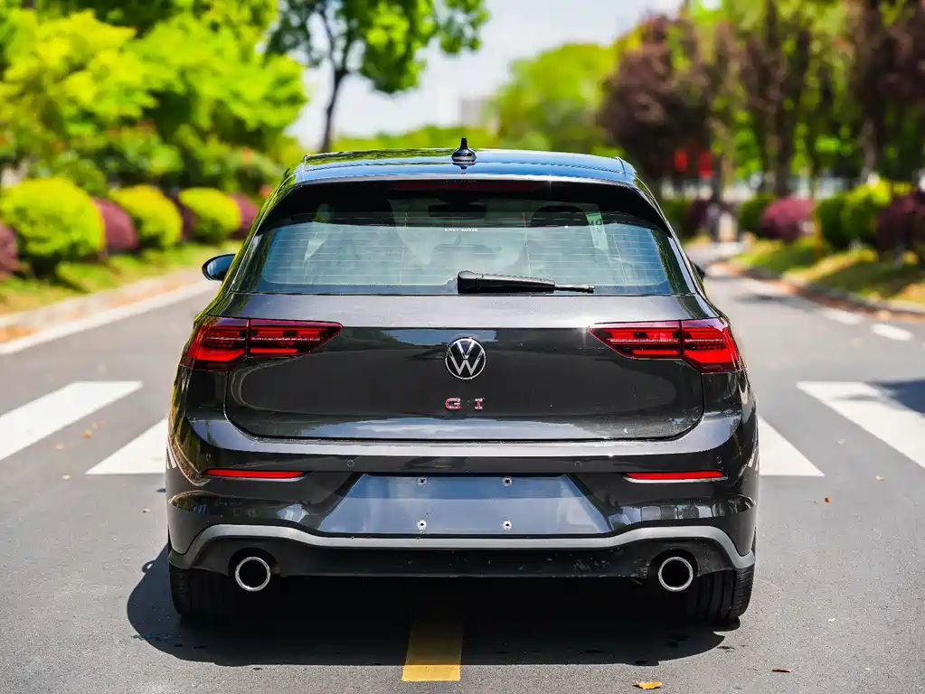 Volkswagen Golf GTI — фото 8