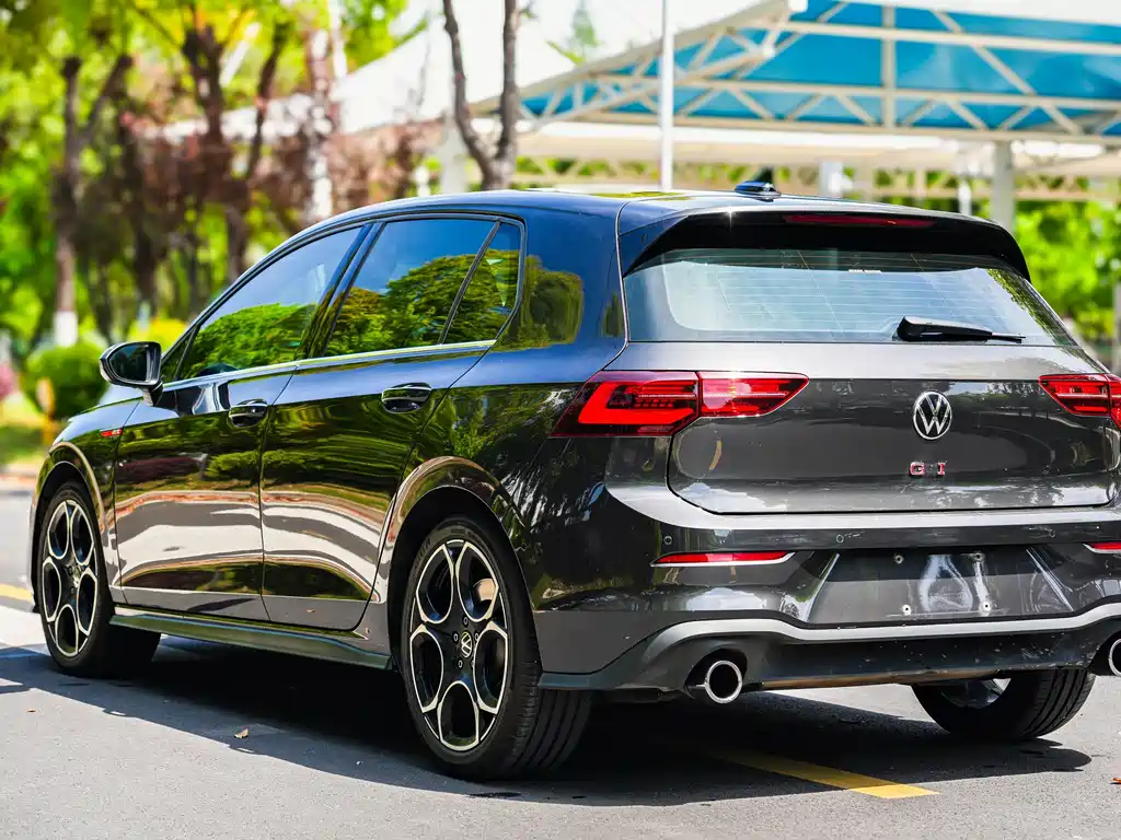 Volkswagen Golf GTI — фото 9