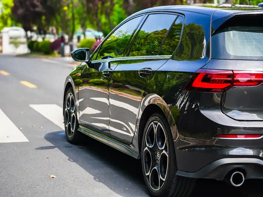 Volkswagen Golf GTI — фото 10