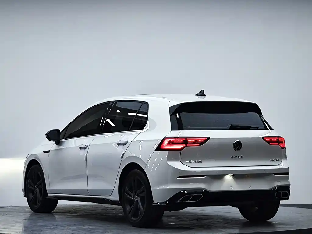Volkswagen Golf — фото 6