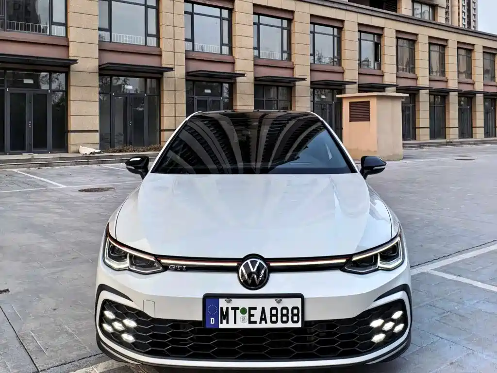 Volkswagen Golf GTI — фото 2