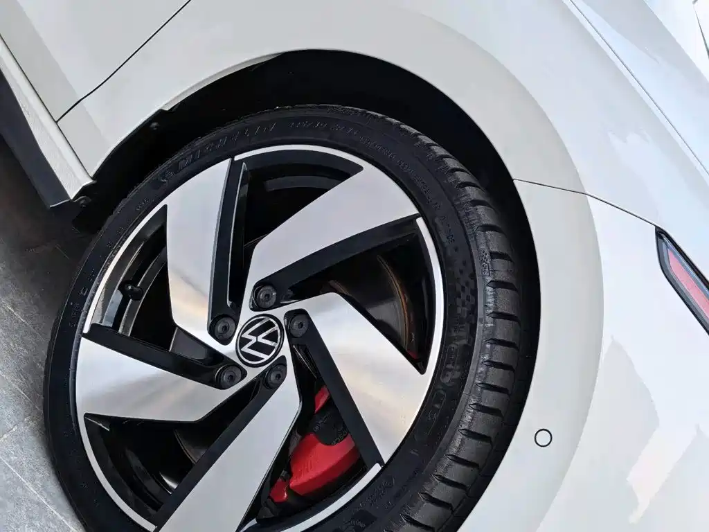 Volkswagen Golf GTI — фото 14