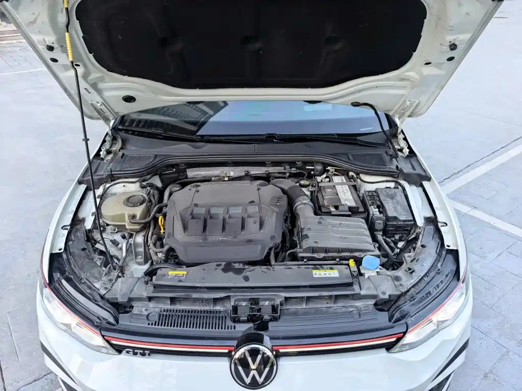 Volkswagen Golf GTI — фото 15