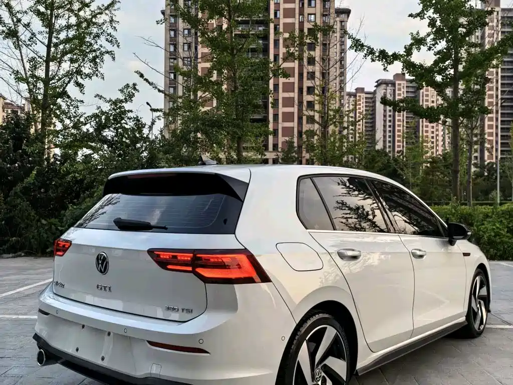Volkswagen Golf GTI — фото 4