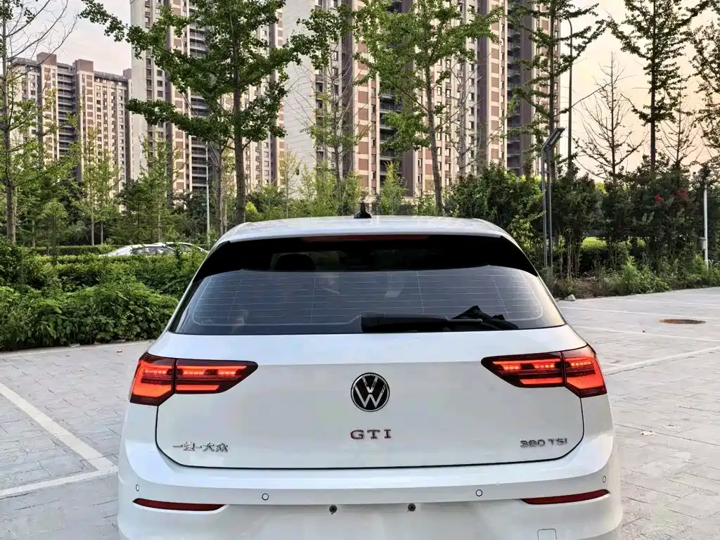 Volkswagen Golf GTI — фото 5